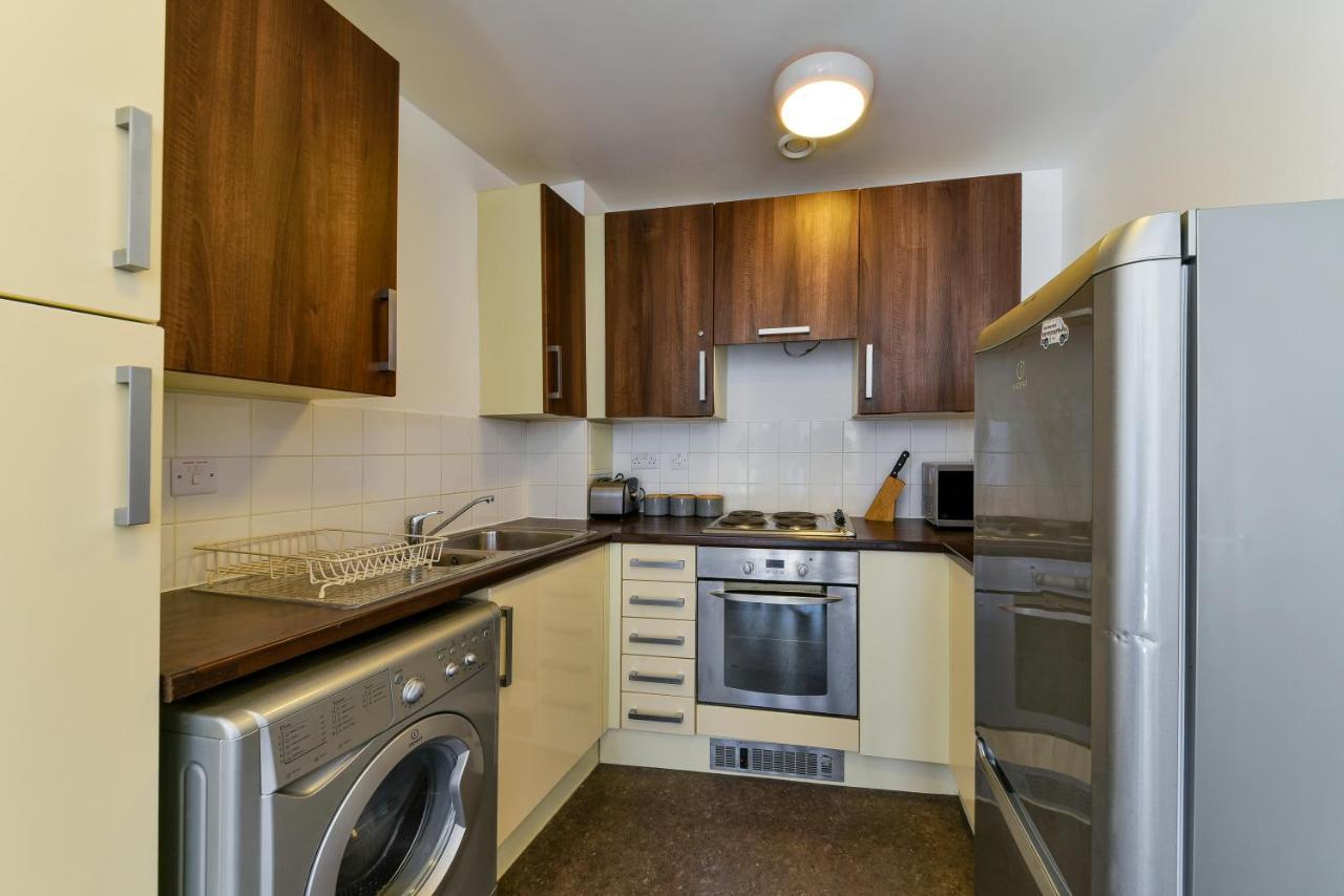 Luxe 1 Bed Flat 5 Mins To Stratford - Free Parking Lägenhet London Exteriör bild