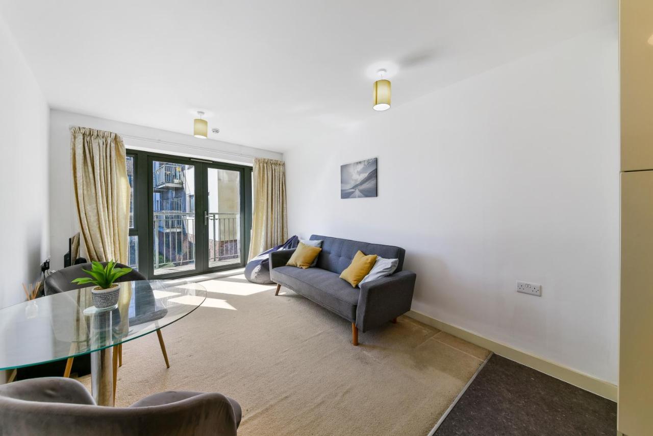 Luxe 1 Bed Flat 5 Mins To Stratford - Free Parking Lägenhet London Exteriör bild