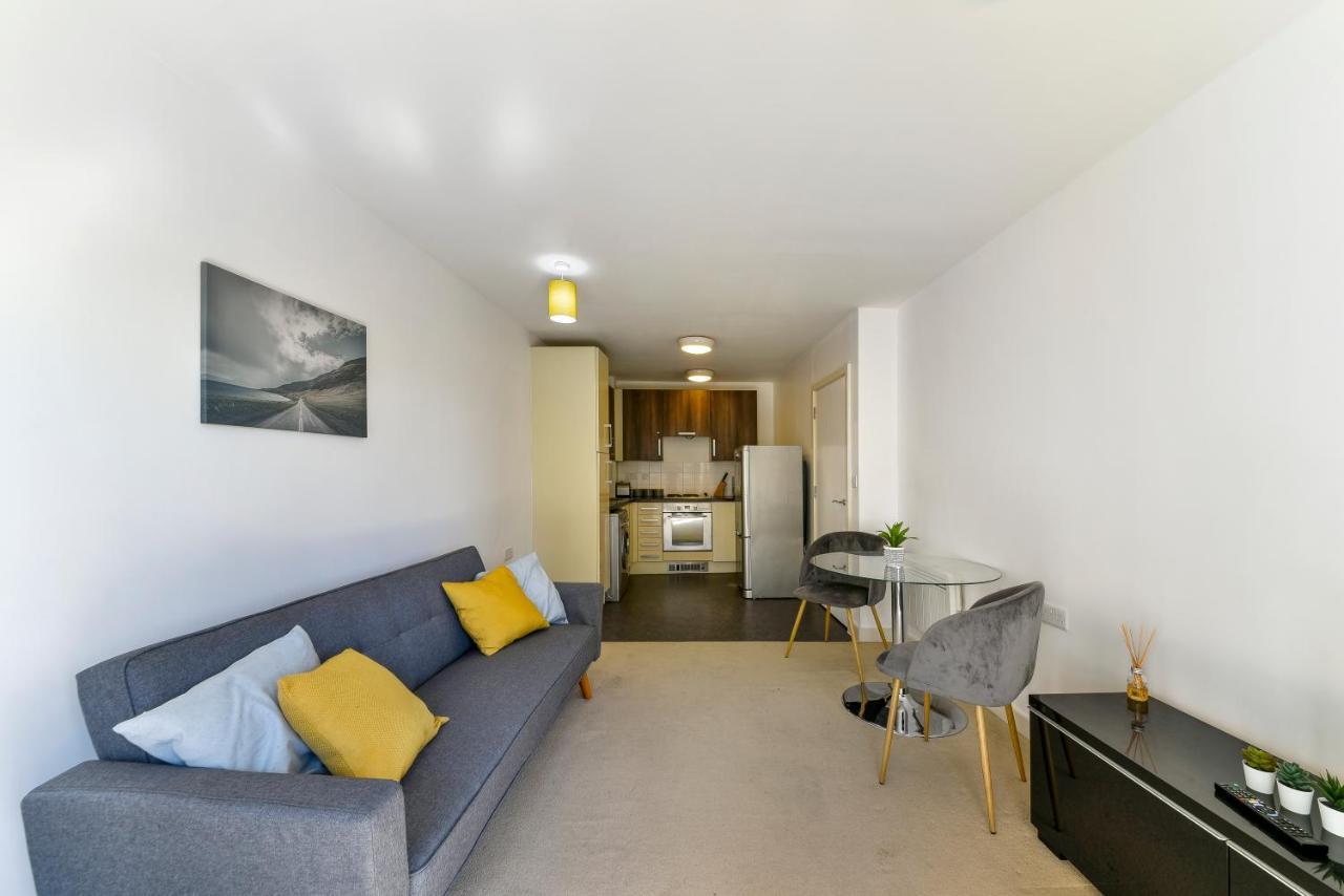 Luxe 1 Bed Flat 5 Mins To Stratford - Free Parking Lägenhet London Exteriör bild