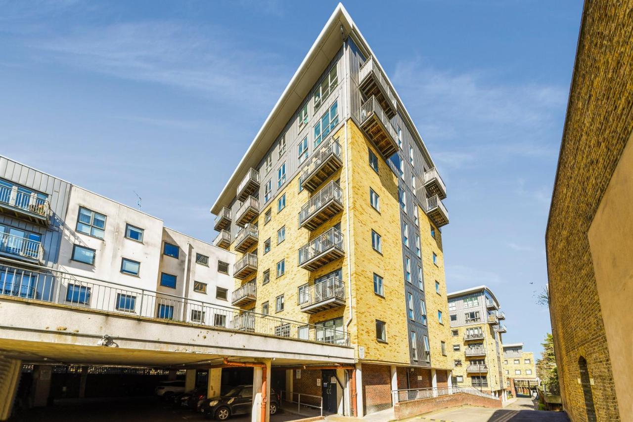 Luxe 1 Bed Flat 5 Mins To Stratford - Free Parking Lägenhet London Exteriör bild